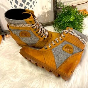 SOREL Lexie Wedge Boot 8.5